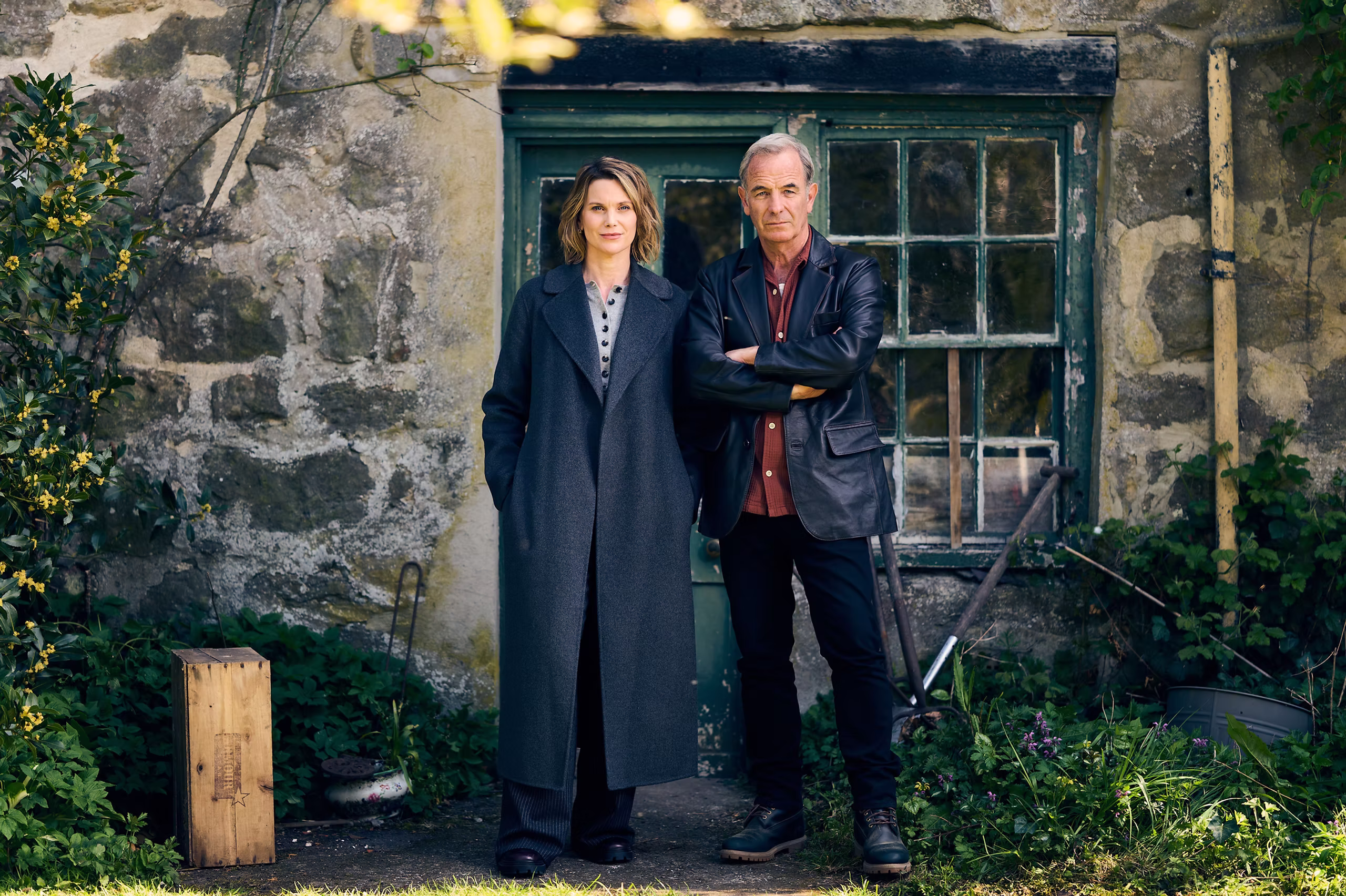 Liz White and Robson Green in The Northumbria Mysteries