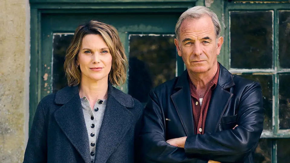 Liz White and Robson Green in The Northumbria Mysteries